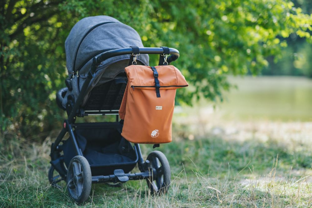 Monkey Mum® Sac à dos intégré en softshell pour porte-bébé Carrie - Safari tour